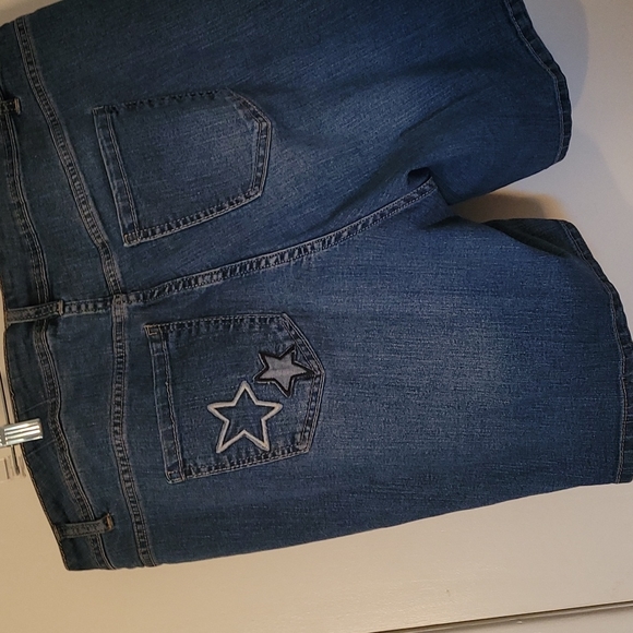 Avenue jeans shorts - Picture 2 of 3